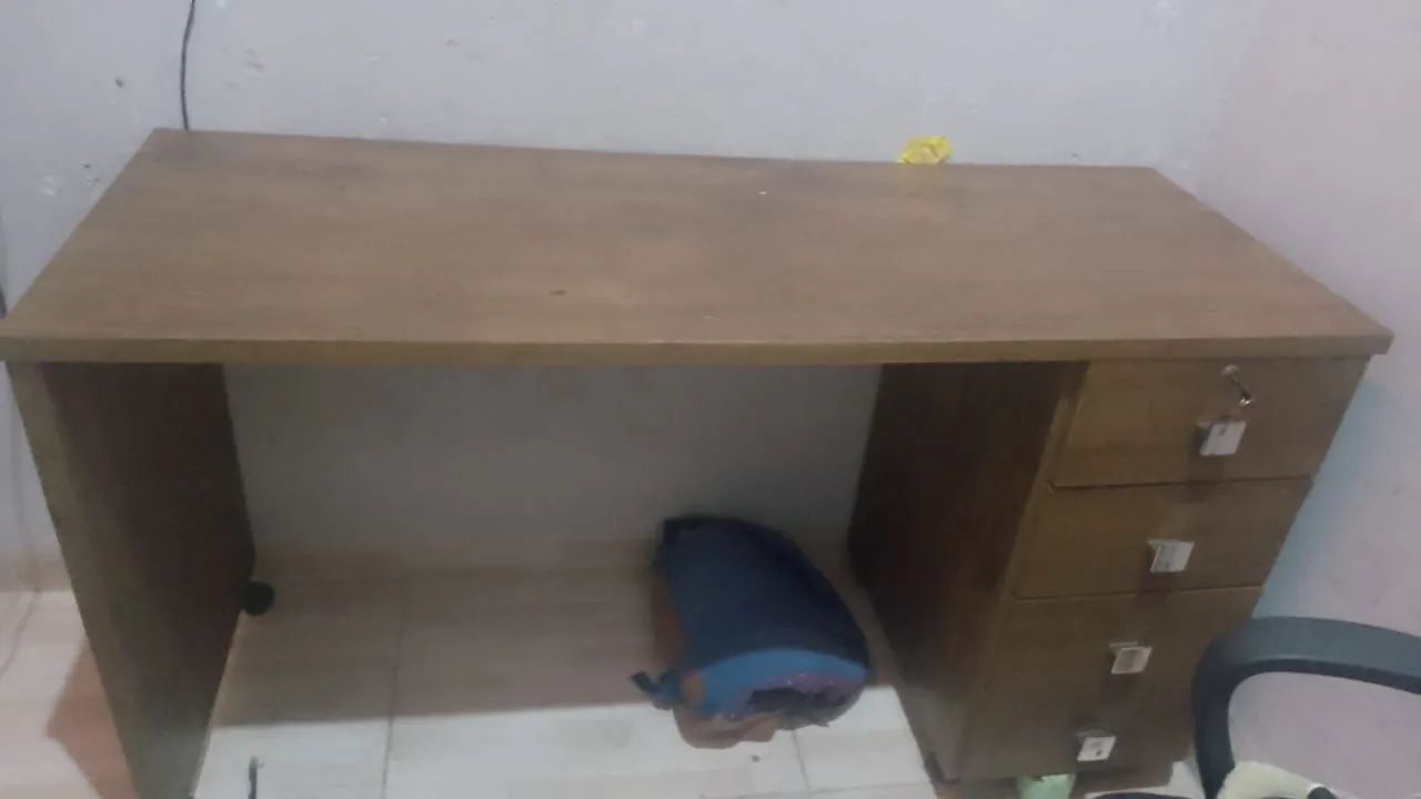 Escrivaninha e mesa de escritório  - Foto 2