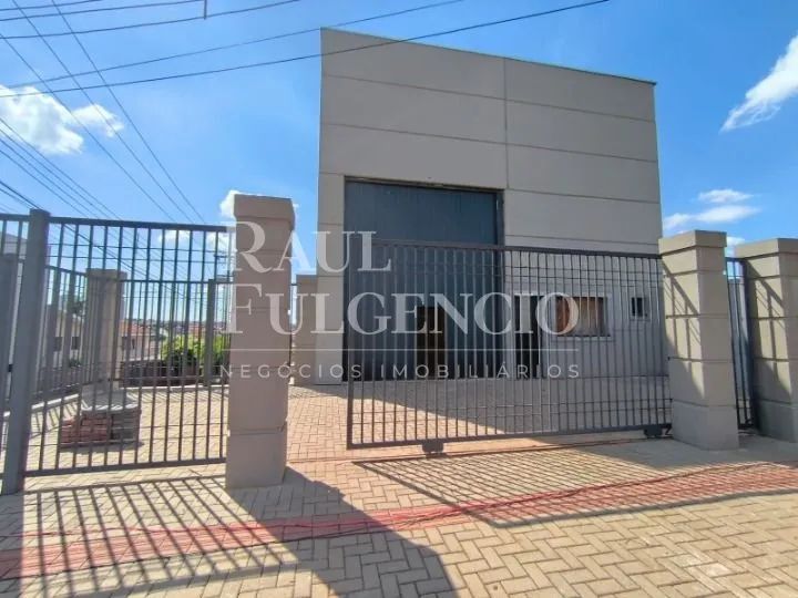 Barracão novo Portal de Vesalhes