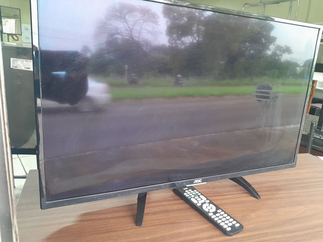 TELEVISÃO 32  AOC 