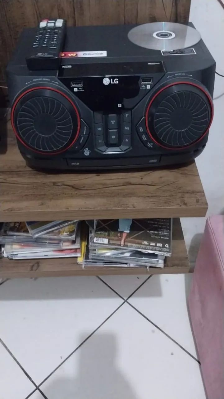 Aparelho de som. LG semi novo.