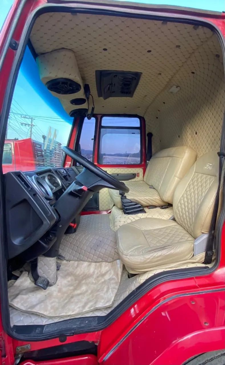 Ford Cargo 2428E 2011 - Foto 4