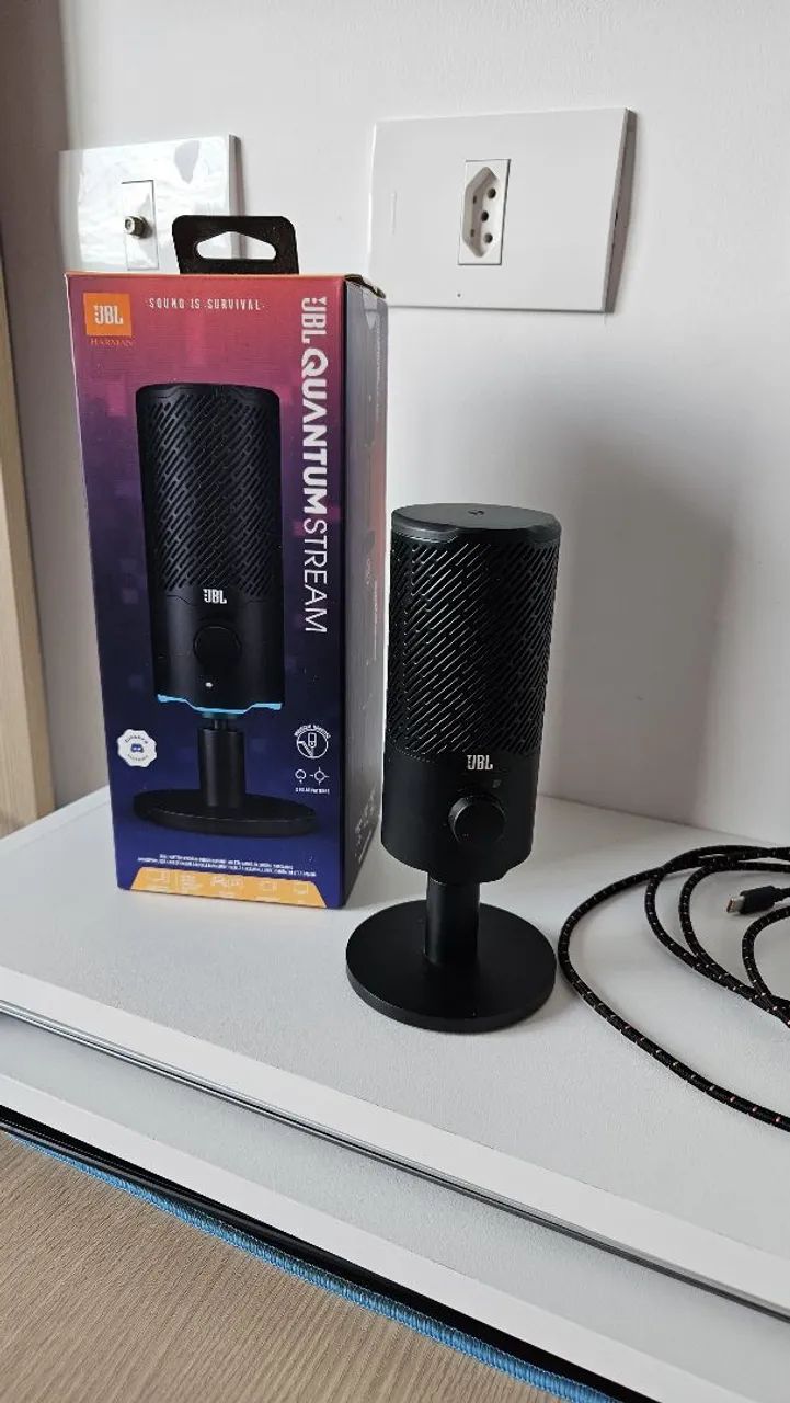 Microfone Condensador Quantum Stream Studio JBL Preto415985832476037121