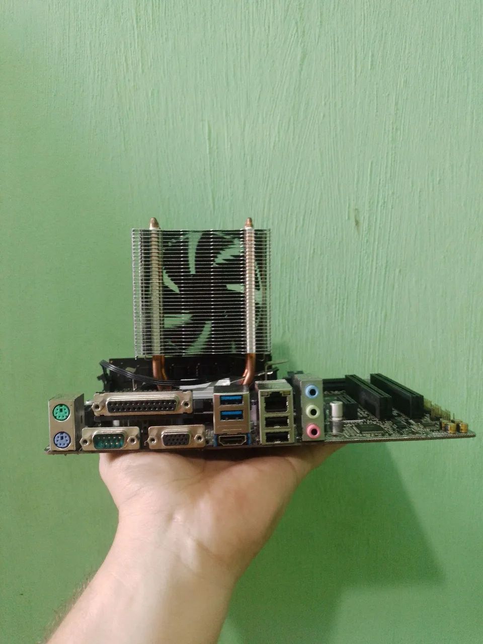 KIT PLACA-MÃE H110 COM I3 8100 E 4GB DDR4 - Foto 3