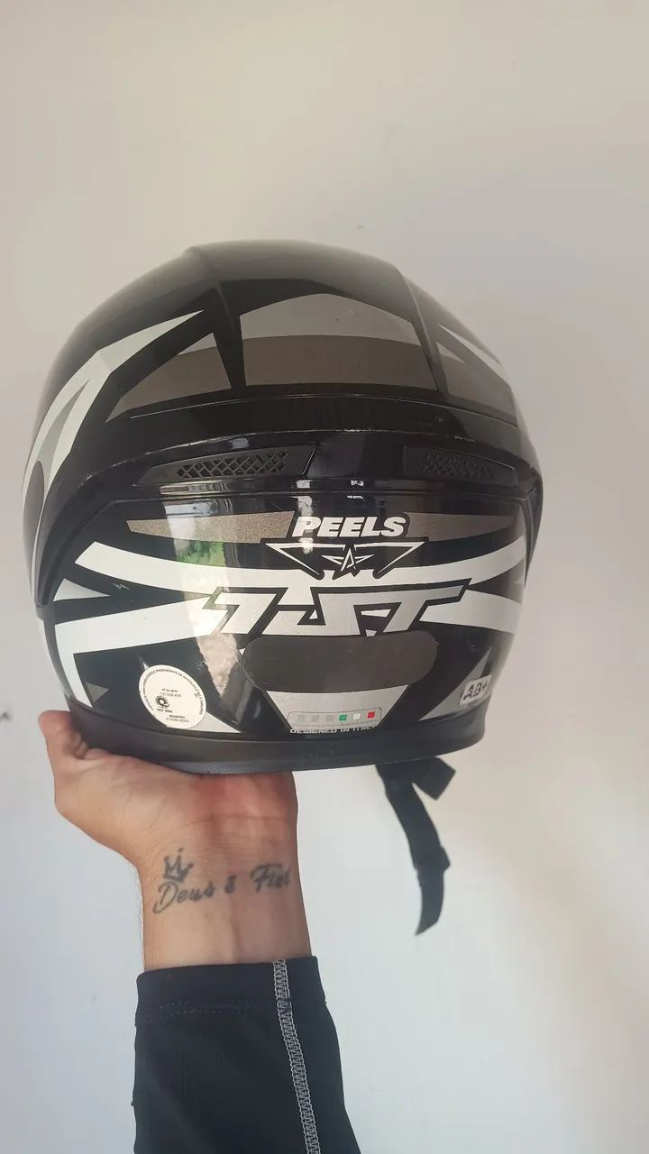 Capacete
