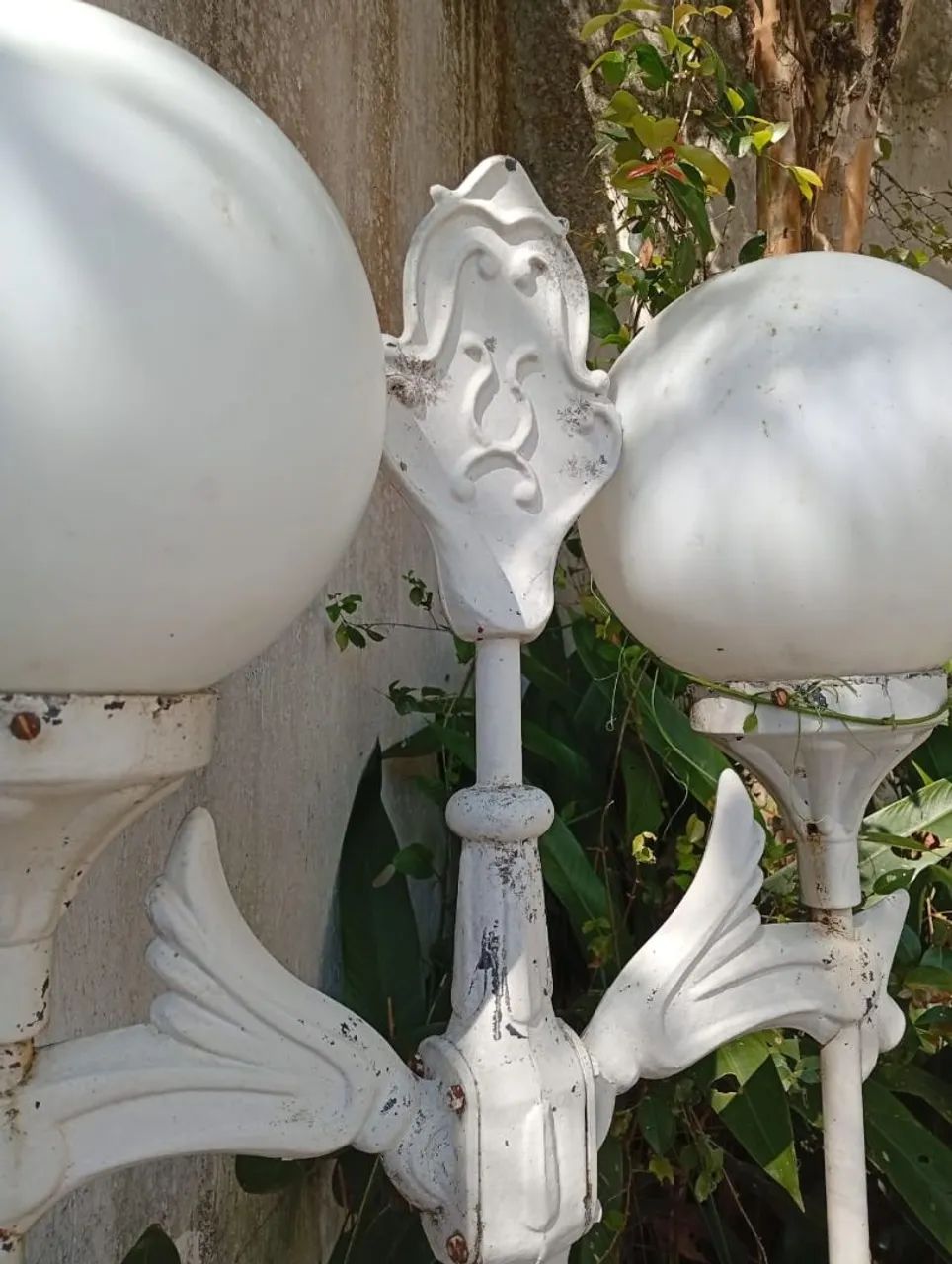 Iluminação de jardim e piscina poste em ferro fundido com 2 globos  - Foto 4