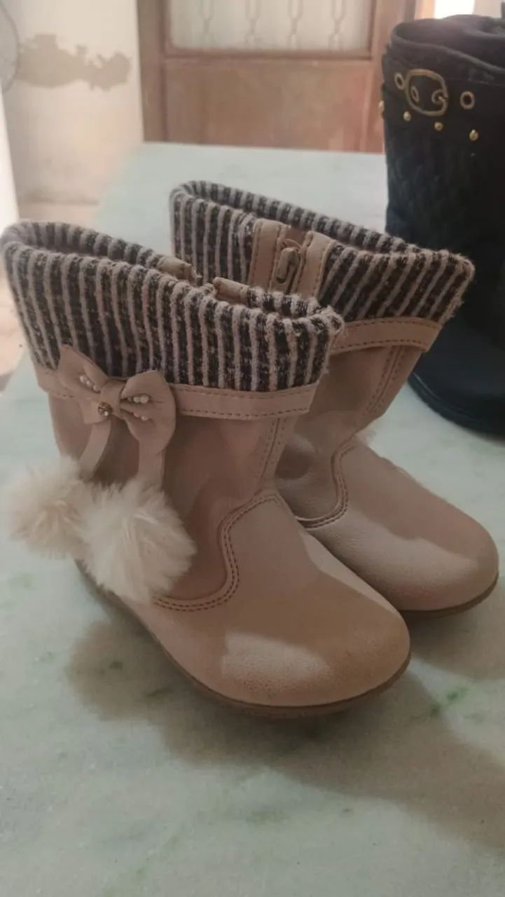 Botas femininas números 21 50 reais cada  - Foto 2