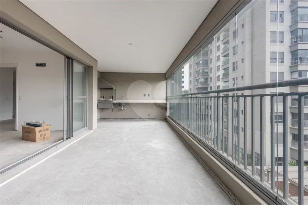Apartamento novo - varanda com churrasqueira