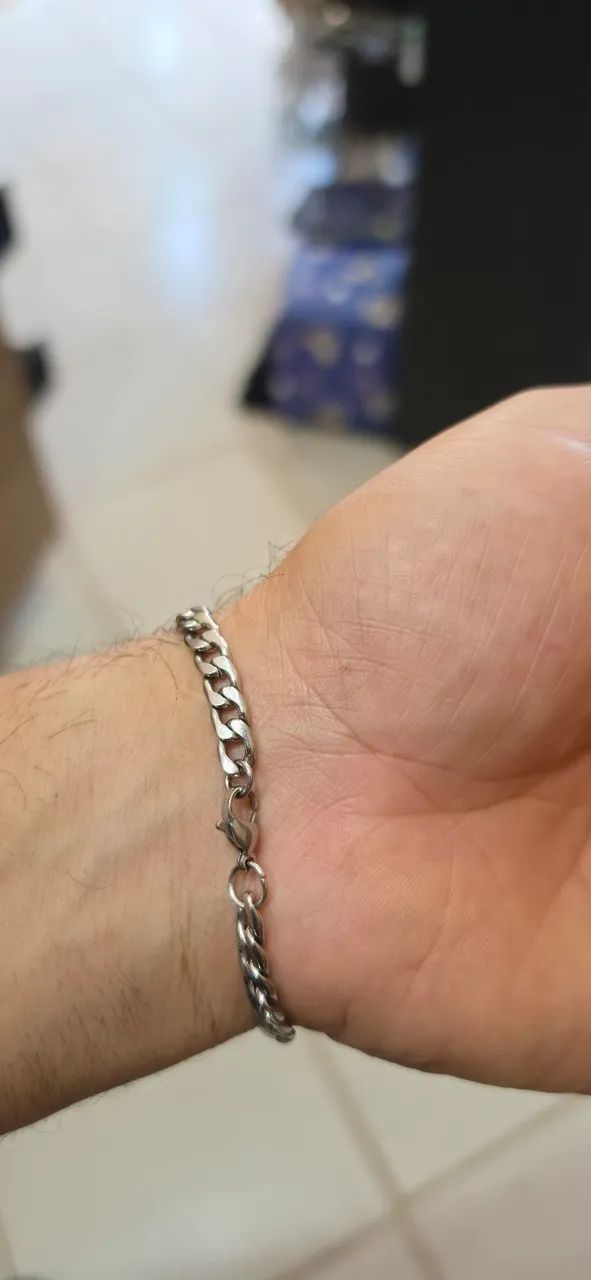 Pulseira com Escrita "JESUS" Unissex - Nova - Foto 3