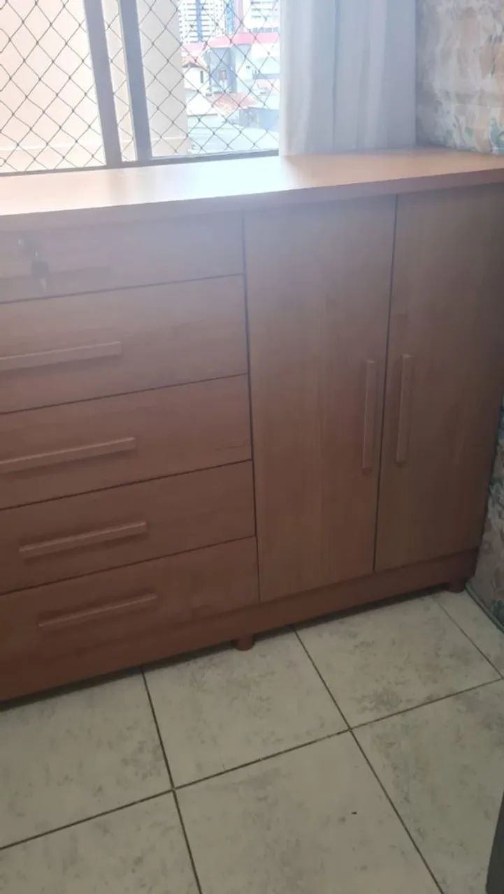 Cômoda em MDF pouco usada