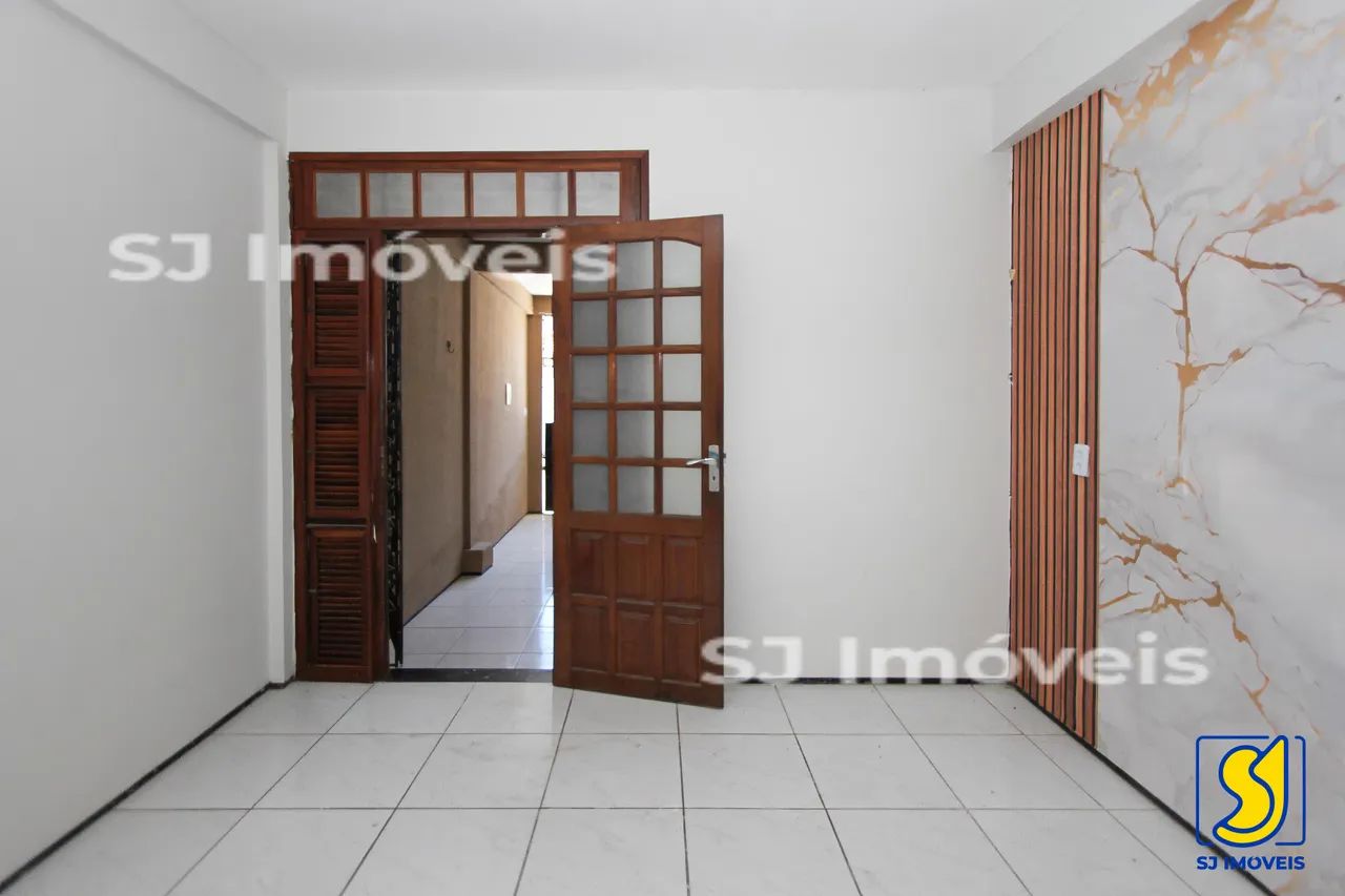 Casa com suíte, terraço e quintal no Montese - Foto 4