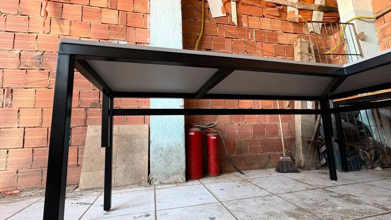 Mesas de escritório em L e uma base  - Foto 4