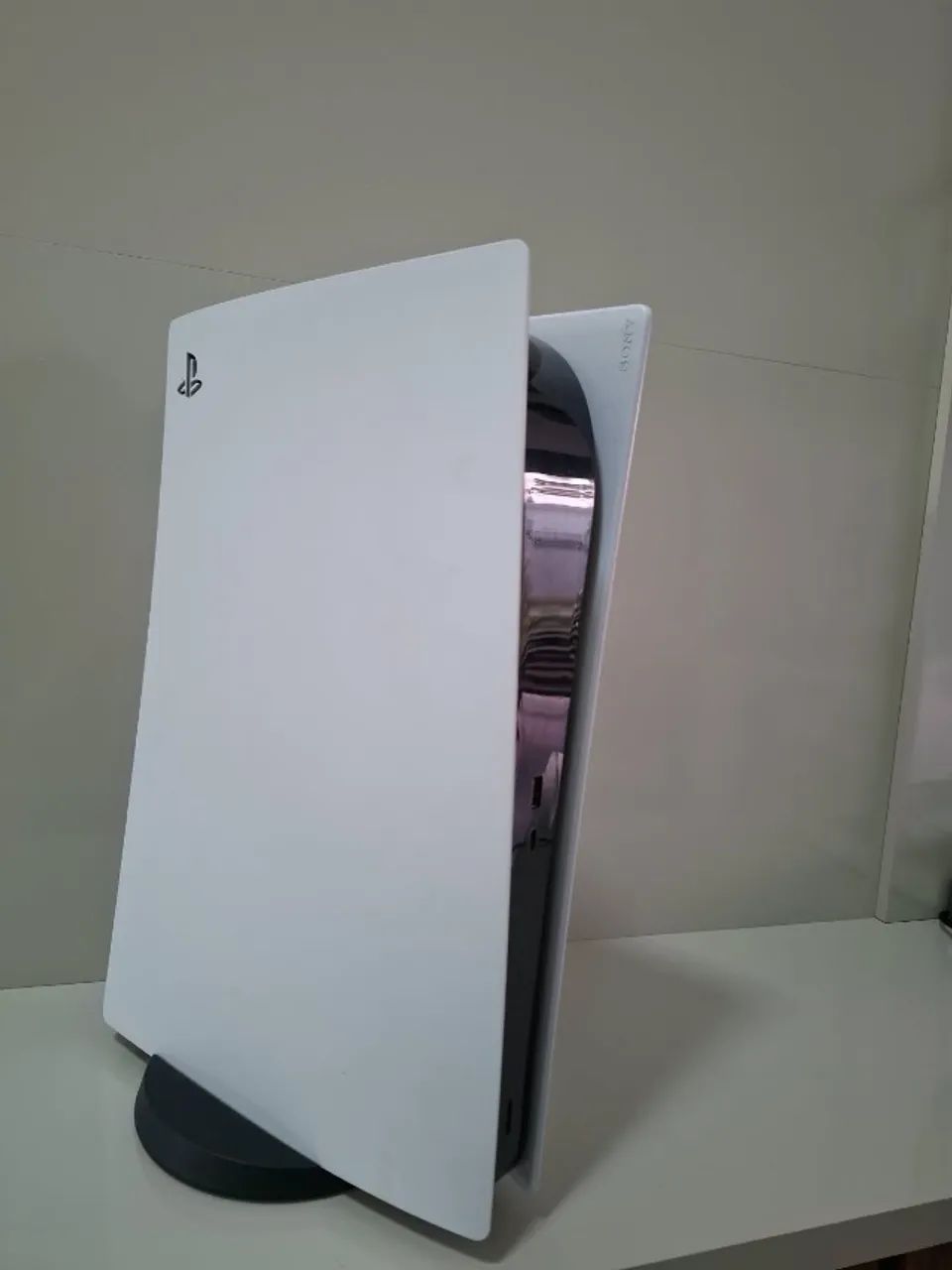 PS5 e dois controles - Foto 3