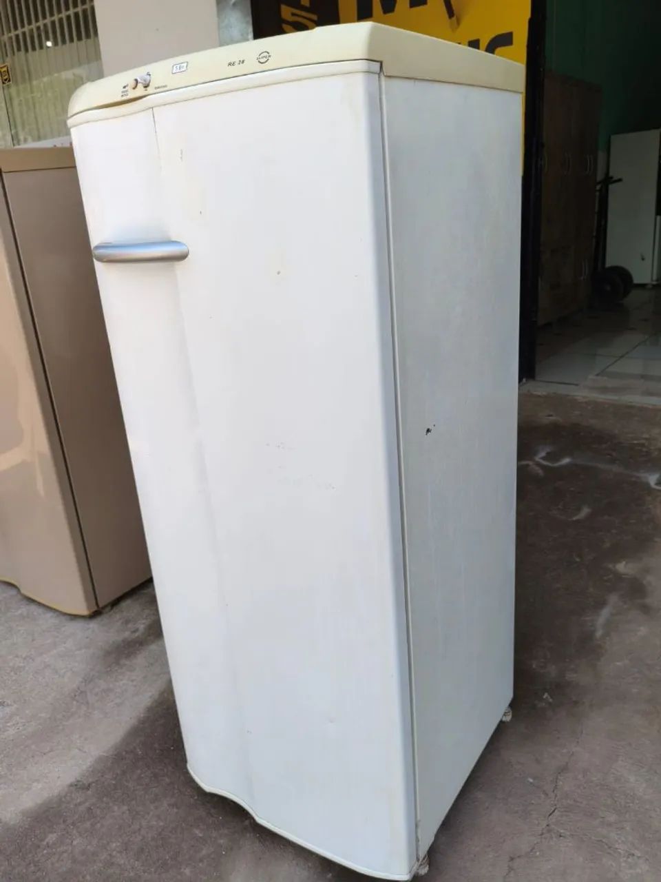 Geladeira Electrolux 280L - Foto 4