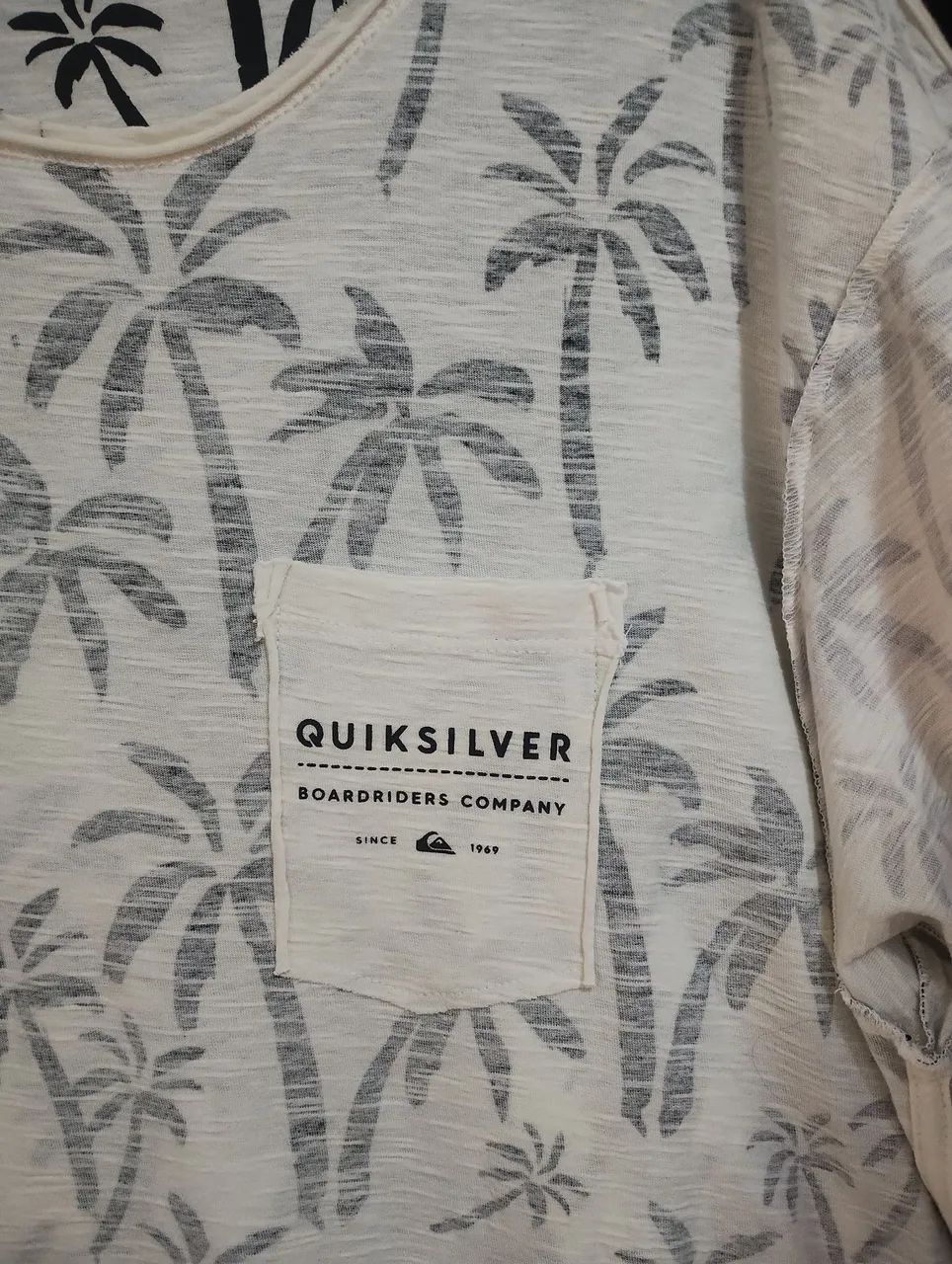 Camiseta Quiksilver dupla face - Foto 4