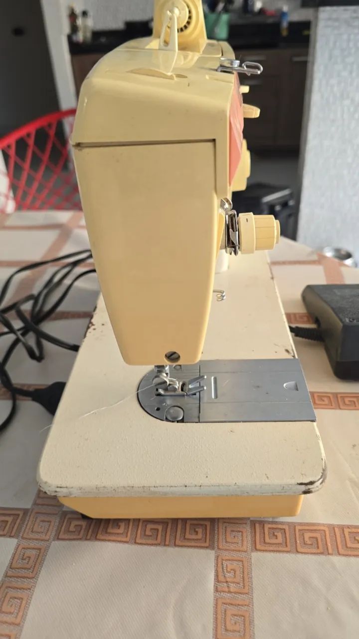 Maquina de Costura - Foto 5