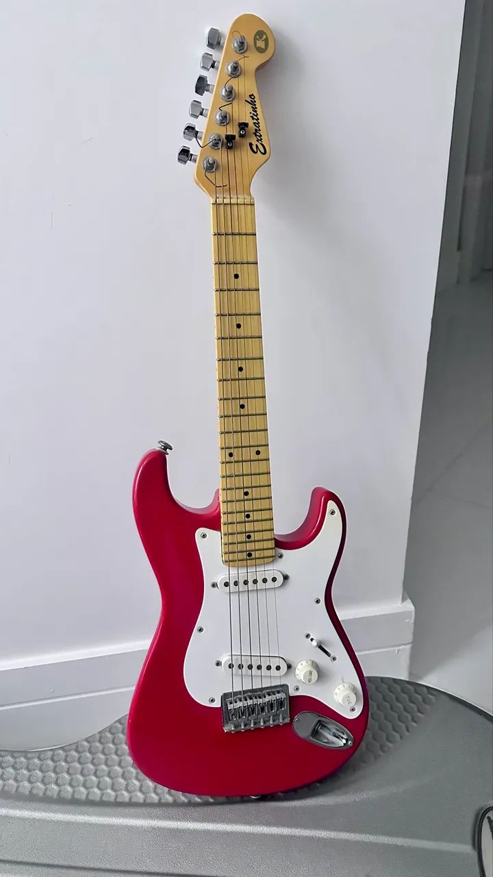 Vendo guitarra Extratinho by Kuntze