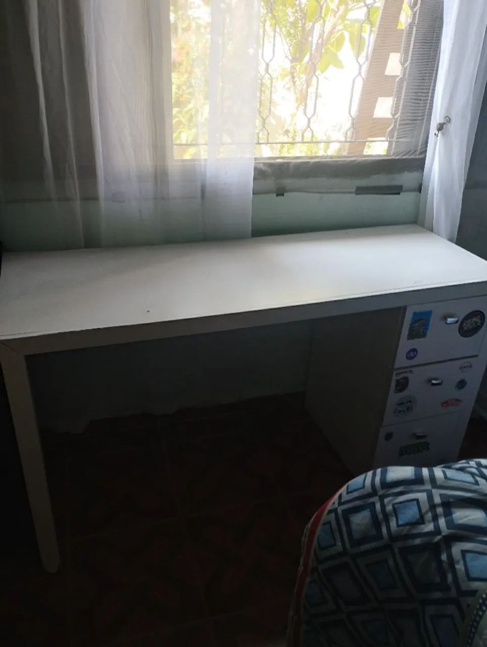 Escrivaninha com cadeira giratoria