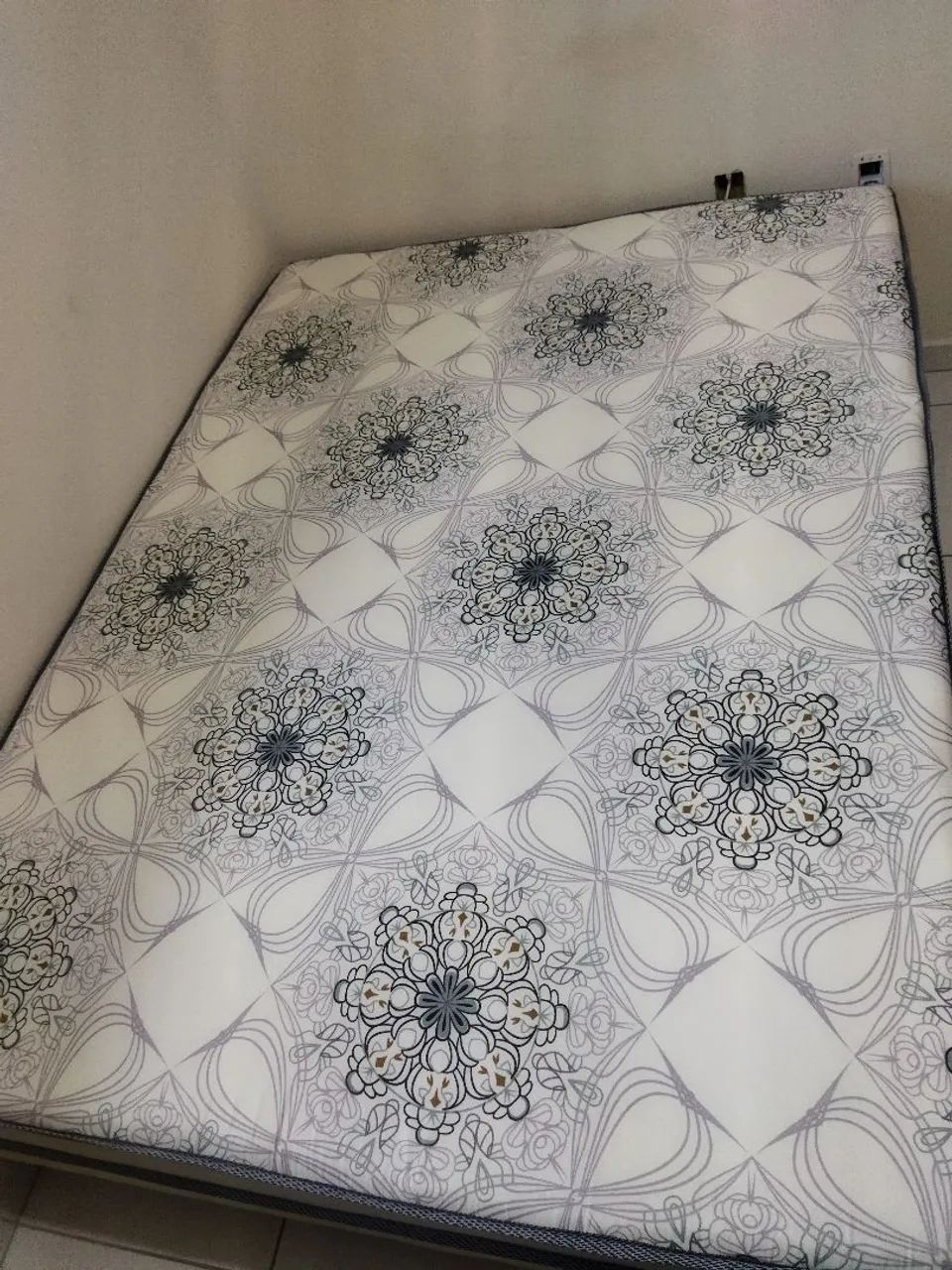 Cama casal nova