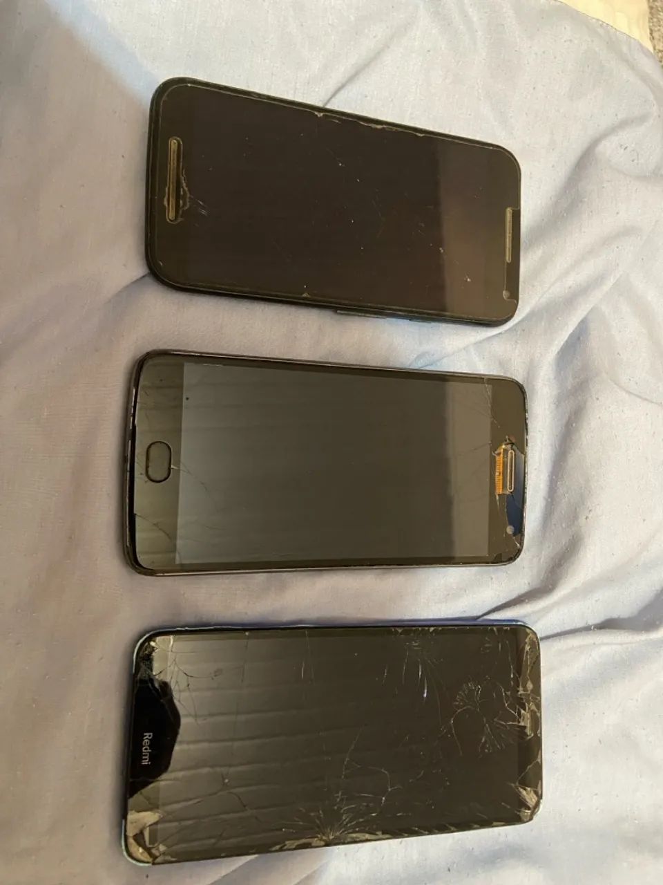 3 Celulares para Retirada de Peças - Motorola e Redmi