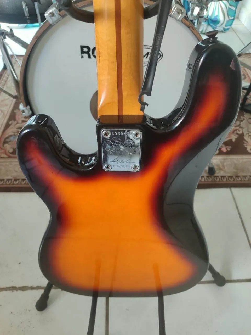 Baixo Precision Washburn  - Foto 5