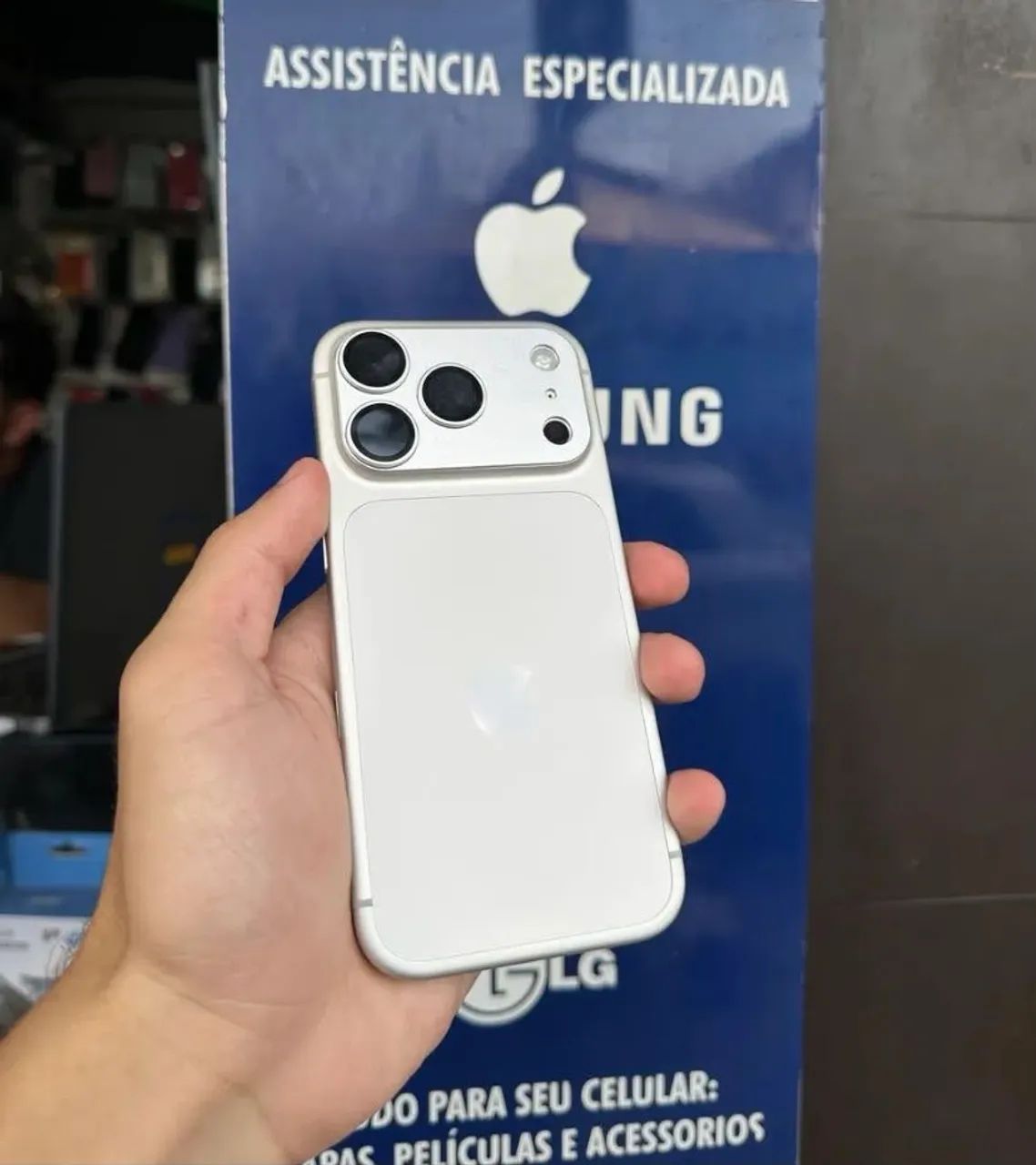 IPHONE 17 PRO SILVER, MUITO NOVO?