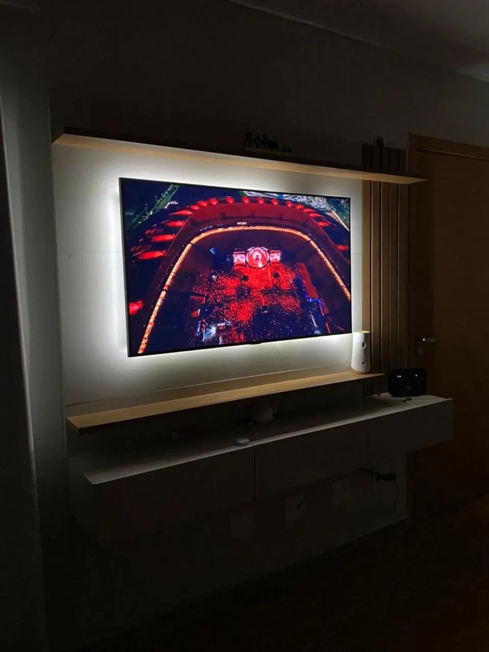 Painel 1,80m x 1,60 para tv até 70 polegadas 