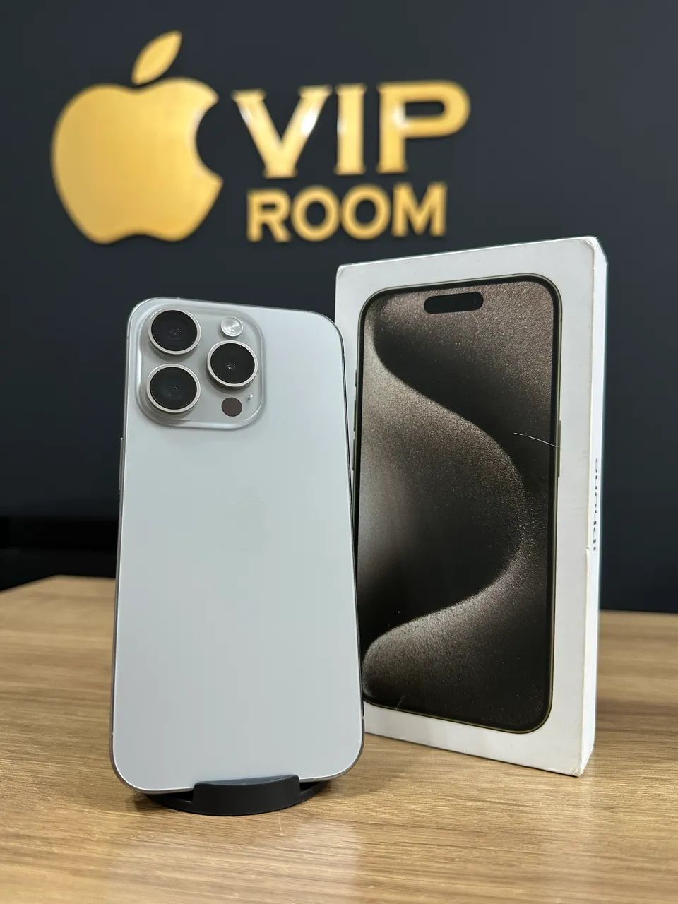 iPhone 15 Pro 128gb natural semi novo em excelente estado