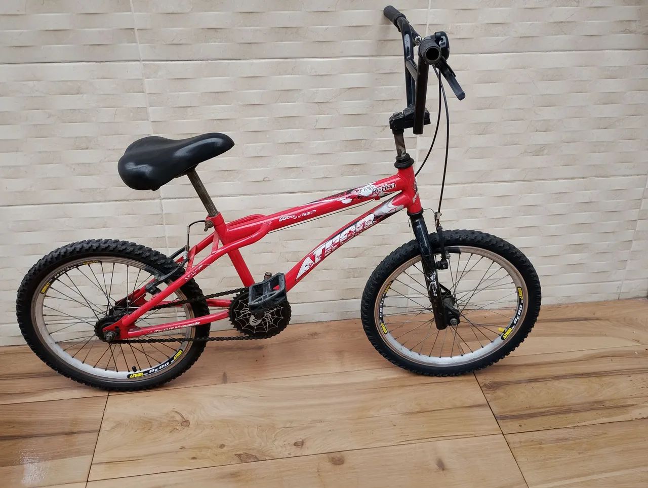 Bicicleta semi usada para criança  - Foto 5