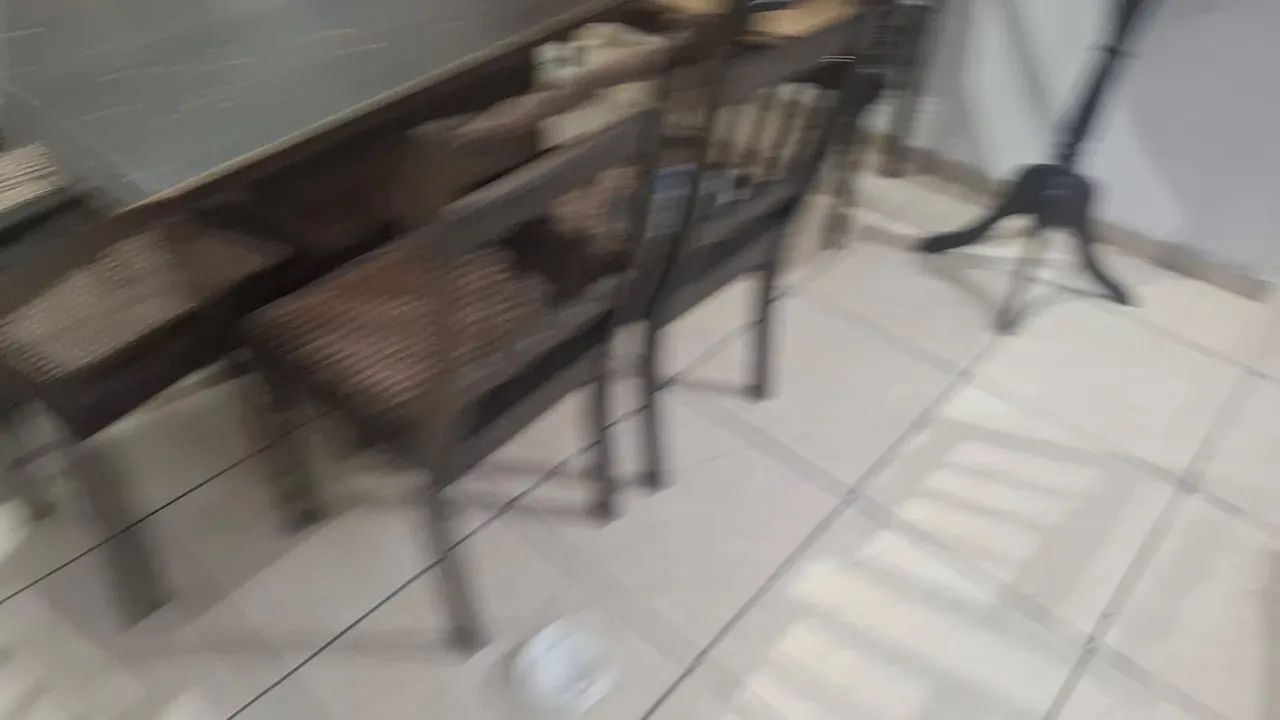 Mesa com cadeiras - Foto 2