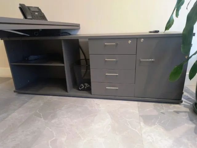 Mesa de Escritório em L Cinza - Foto 3