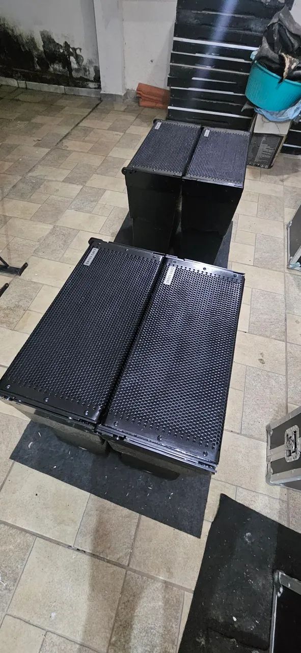 Line Array Eurosound modelo VA102-A 