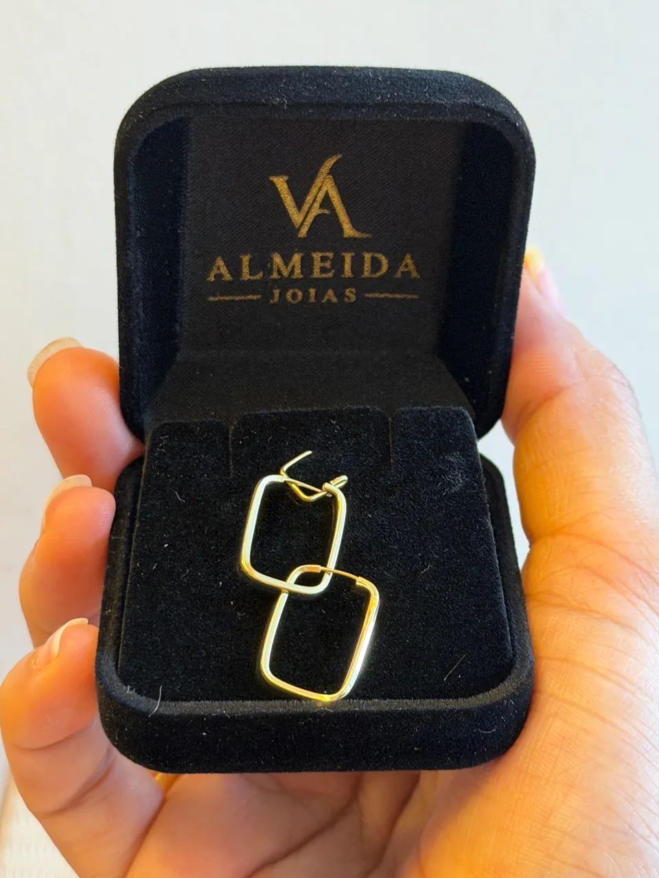 Argola outo 18k com defesa