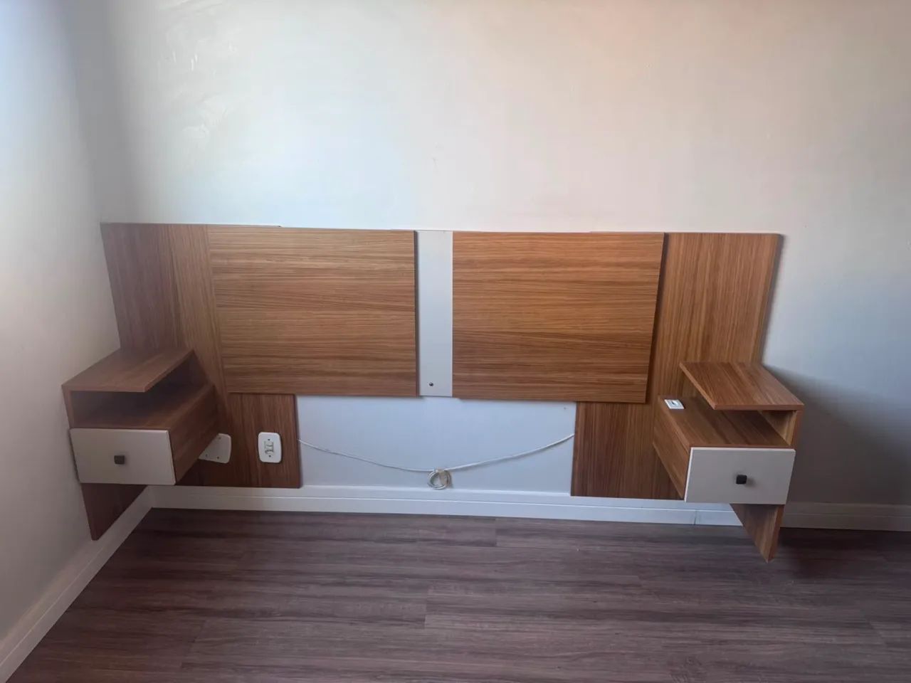 Vendo painel e cabeceira de cama em ótimo estado  - Foto 3