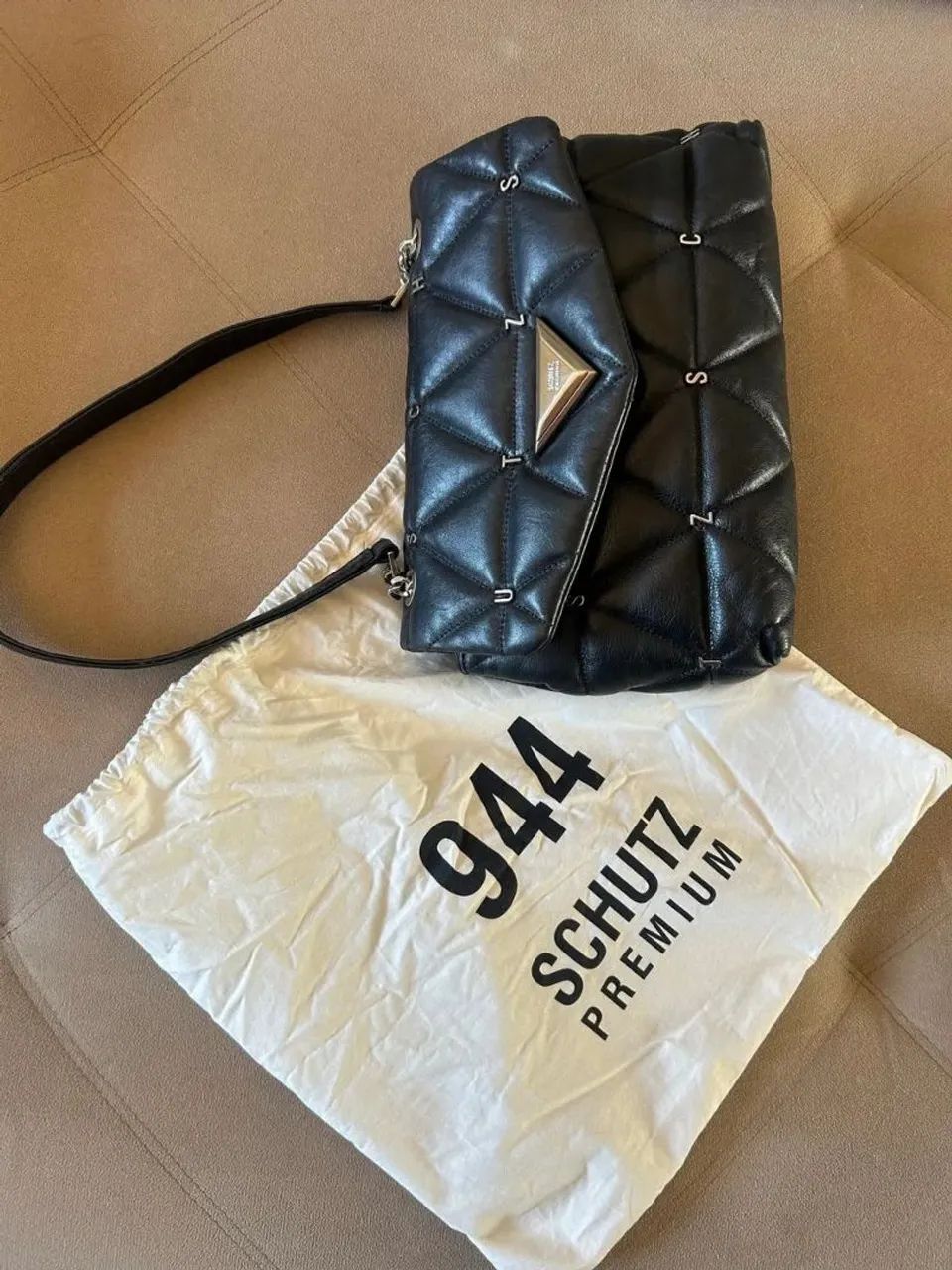 Bolsa Schutz 944 - Foto 2