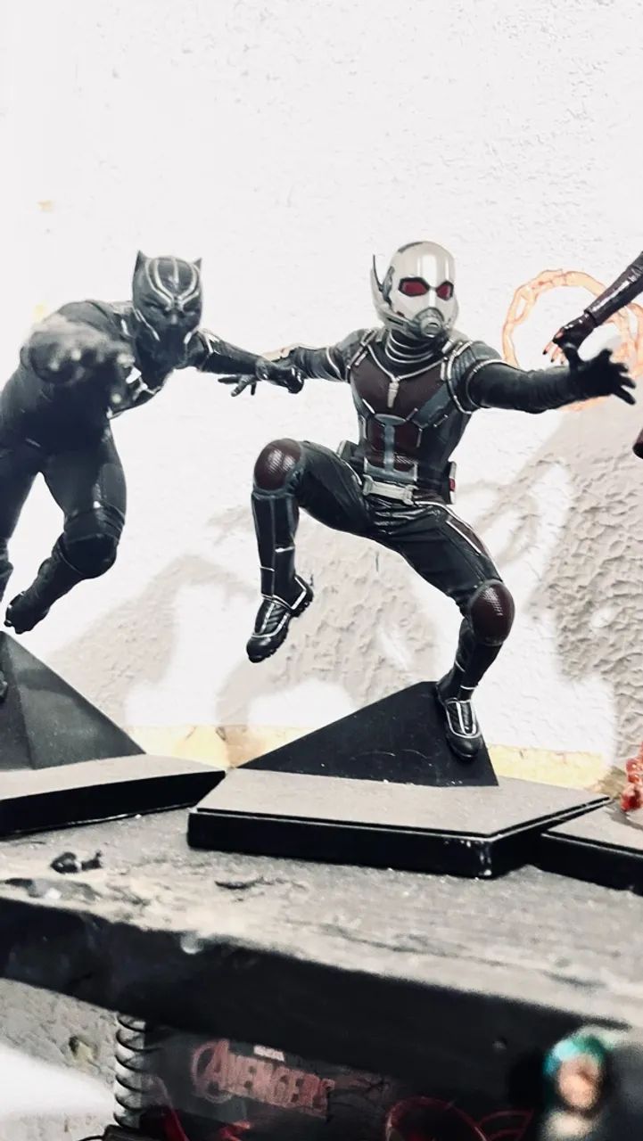 Homem formiga iron studios 