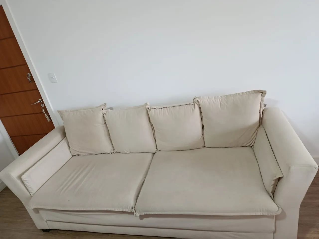 Sofá 4 lugares - Estiloso e confortável - Foto 4