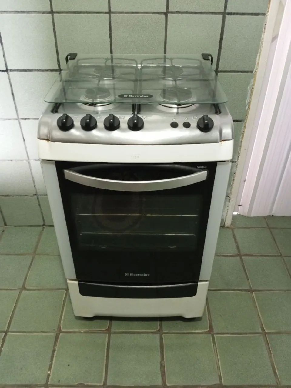 Fogão elétrico Eletrolux Master chef 