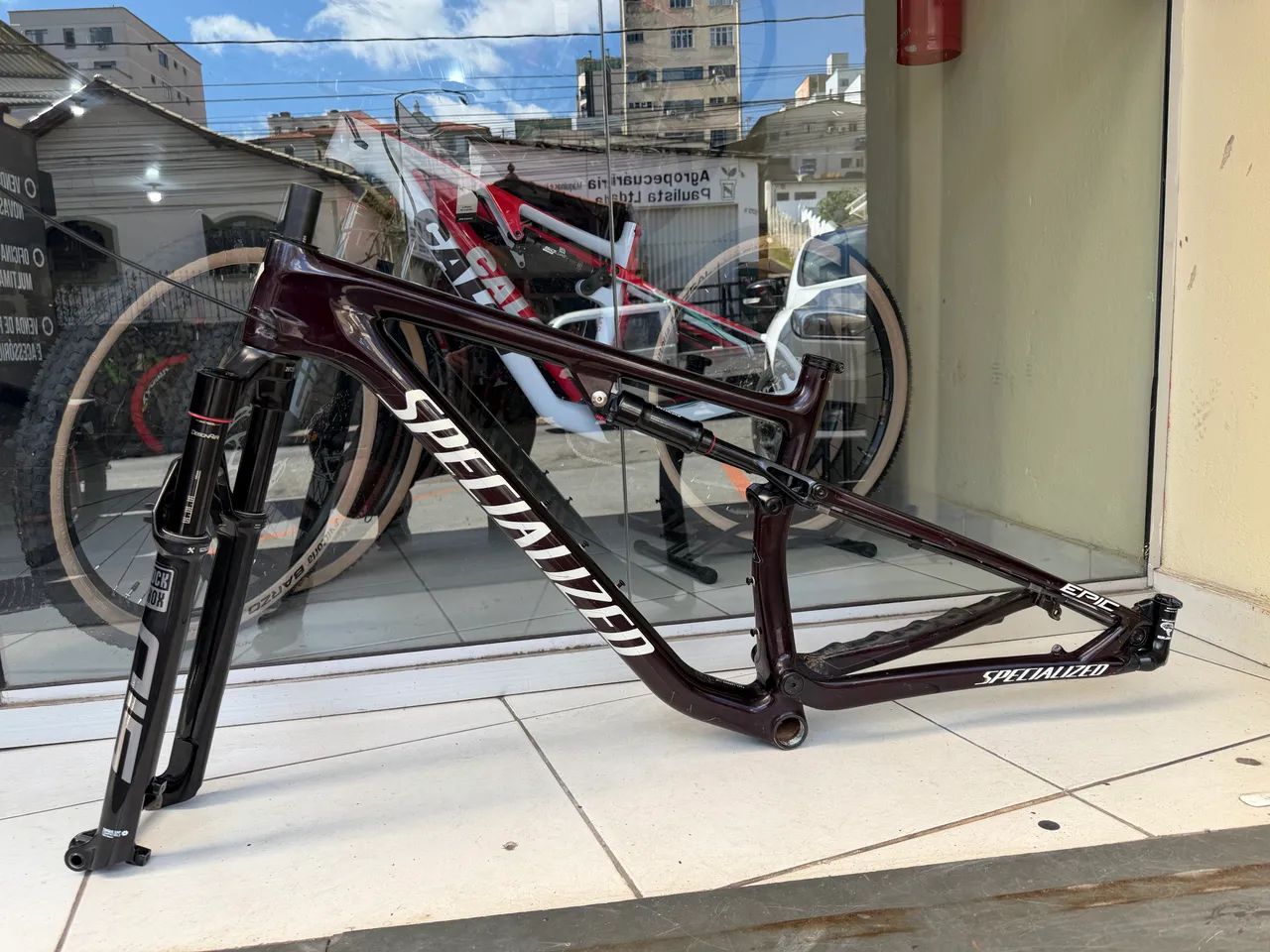 Quadro Specialized Epic brain 2021 tamanho M  - Foto 2
