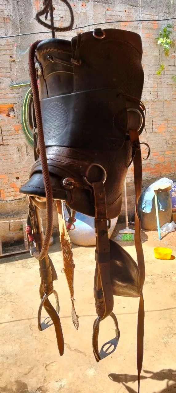 Troco sela cutiano pantaneira em sela australiana 