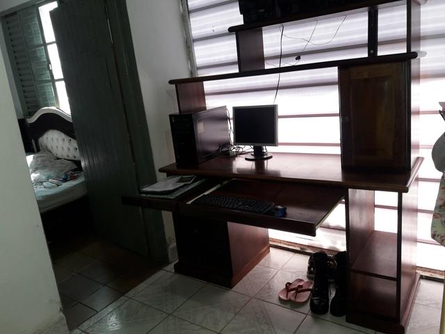 Vendo estante e mesa de computador são 2 e um - Foto 2