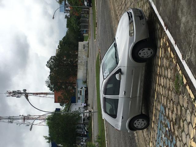 Celta 1.0 spirit 4p com 145000 km com ar , gnv e doc ok! - Foto 5