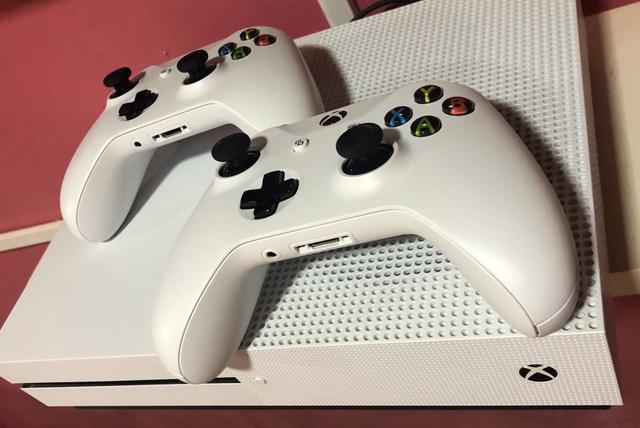 Xbox One S + GTA 5