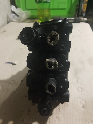 Comando hidráulico diant. ?Distribuidor dianteiro ?retroescavadeira JBC 3C p/n 25/223695  - Foto 5