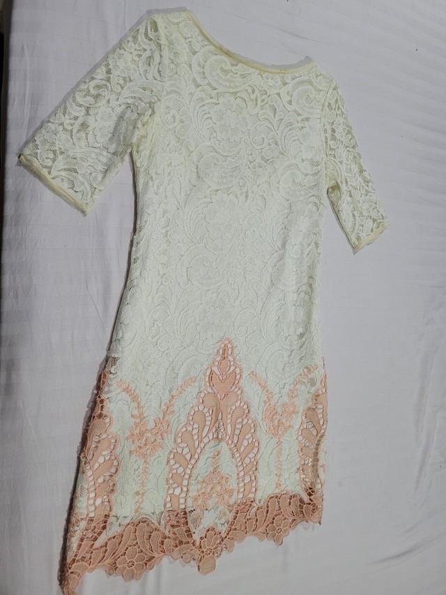 Vestido de renda M (40) importado 50.00  - Foto 3