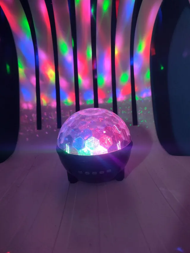 Globo Bola Maluca Laser Jogo De Luz 9 Led Rgb Ritimo Musica