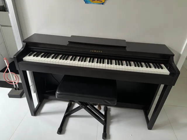 Piano Digital Yamaha Clavinova CLP-765GP Preto 88 Teclas Grand