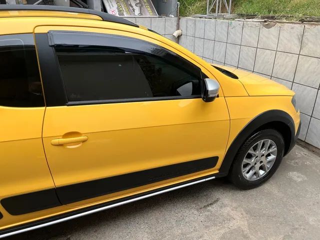 VW - Volkswagen Saveiro Cross 1.6 C.E. Amarela 2014 - Dourados