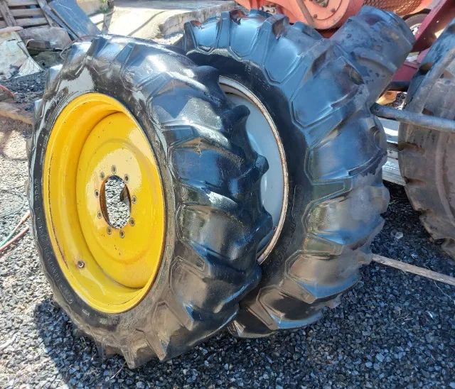 04 Rodas 08 furos aro-28 e  com Pneus  12.4 x28