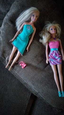 Barbie Boneca com prancha de surfe e cachorrinho de estimação, boneca