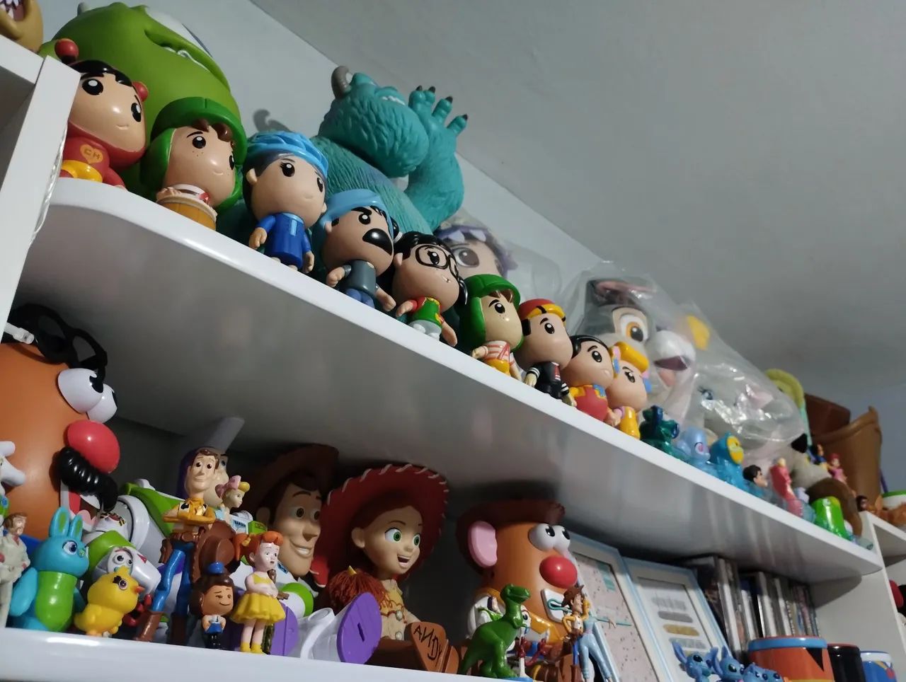 Prateleira branca 120x25 com suportes